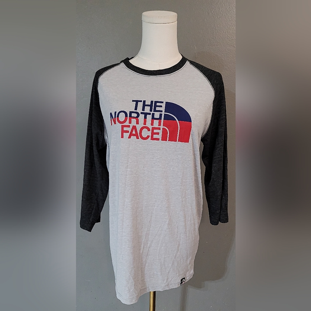 The‎ North Face Men's Light Gray and Charcoal Long Sleeve Tee